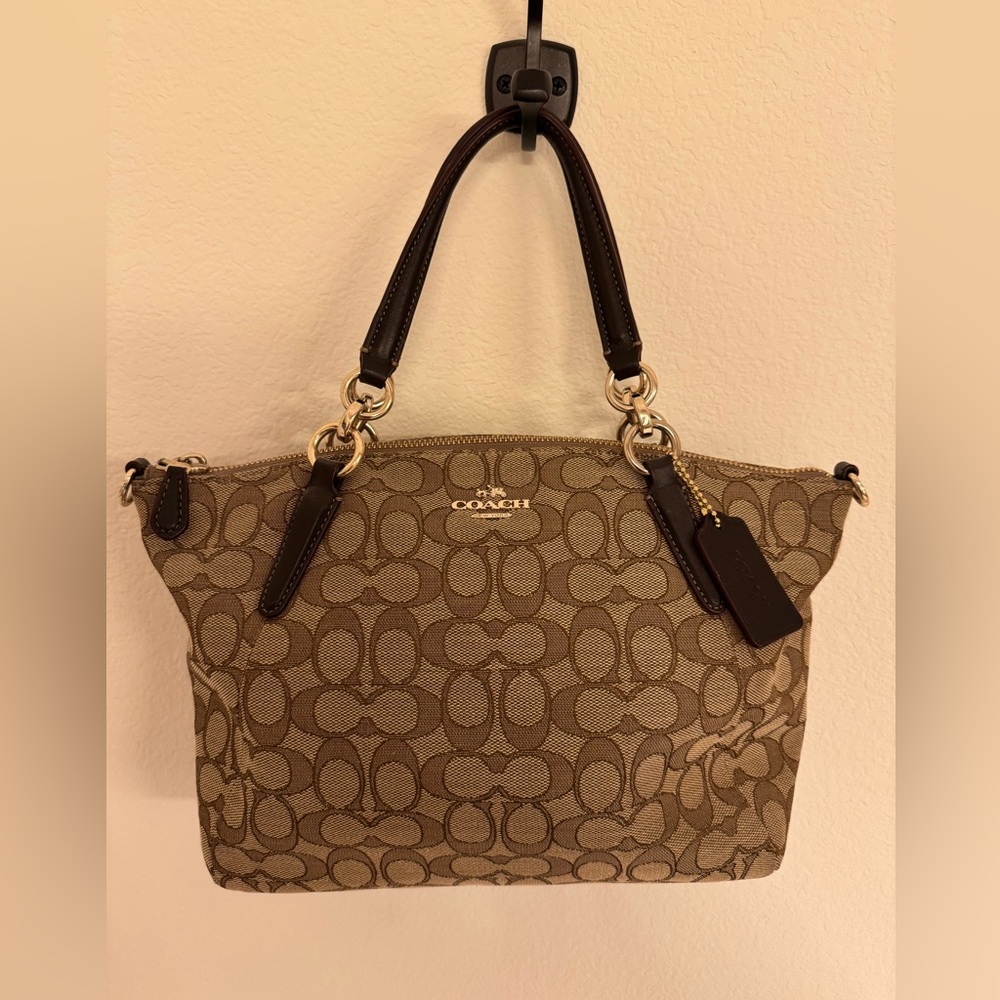 Coach signature Kelsey Satchel - Picture 3 of 9